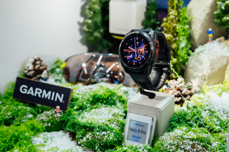 LEYU�پW(w��ng)�y��Garmin �Ƴ��׿�Micro LED�ǻ��ֱ�