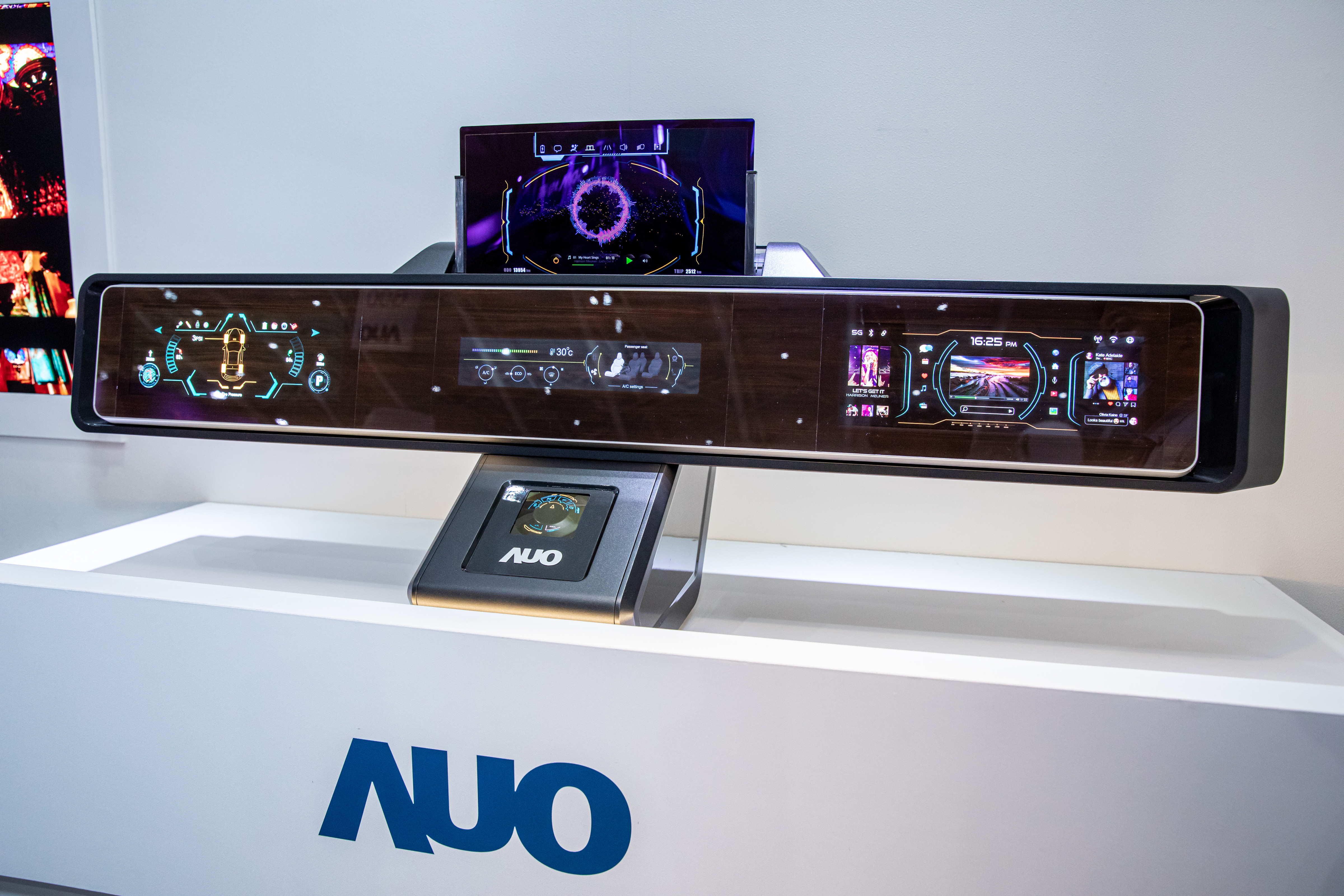 ���_�ɒ�ʽMicro LED�@ʾ�������ǻ�܇œ�OӋ���܉�������չ�_�c������׌܇œ���и���Ŀ��g�\�Ï����������l�]Micro LED�ɓϿɏ����ă�������